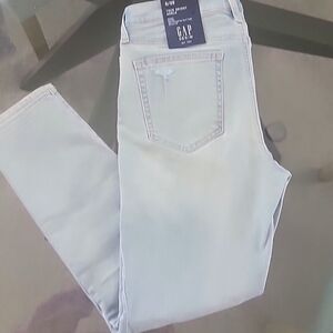 NWT- Women's GAP jeans. True Skinny Ankle mid rise with stretch